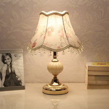 Load image into Gallery viewer, European dimmable table lamp